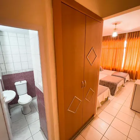 Hotel Livane *