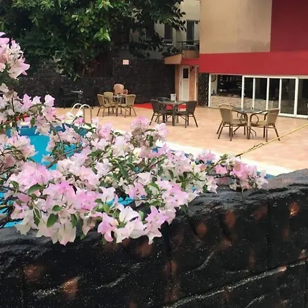Hotel Livane