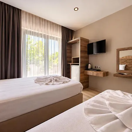 Livane Hotel *