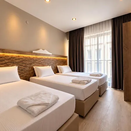 Hotel Livane *